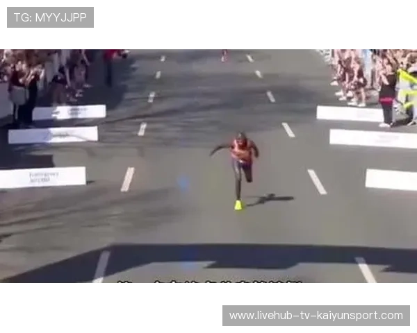 现场感人瞬间：运动员的“坚持”温暖人心